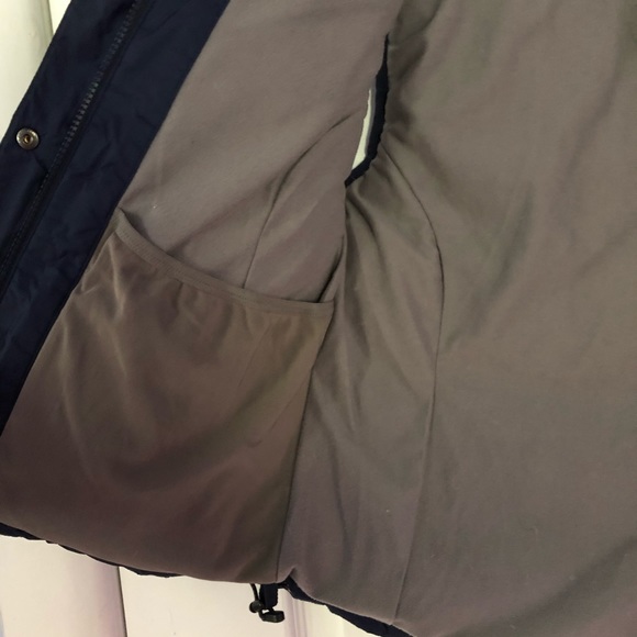 LL Bean Navy Vest *new condition* - Picture 4 of 8